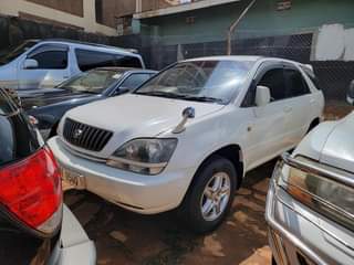 A picture of Harrier toyota