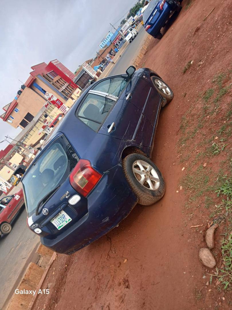 A picture of Toyota Corolla Obama manual first body Engine and Gear AC