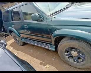 A picture of Toyota 4runner 2003 Engine and Gear ok Ac needs gas