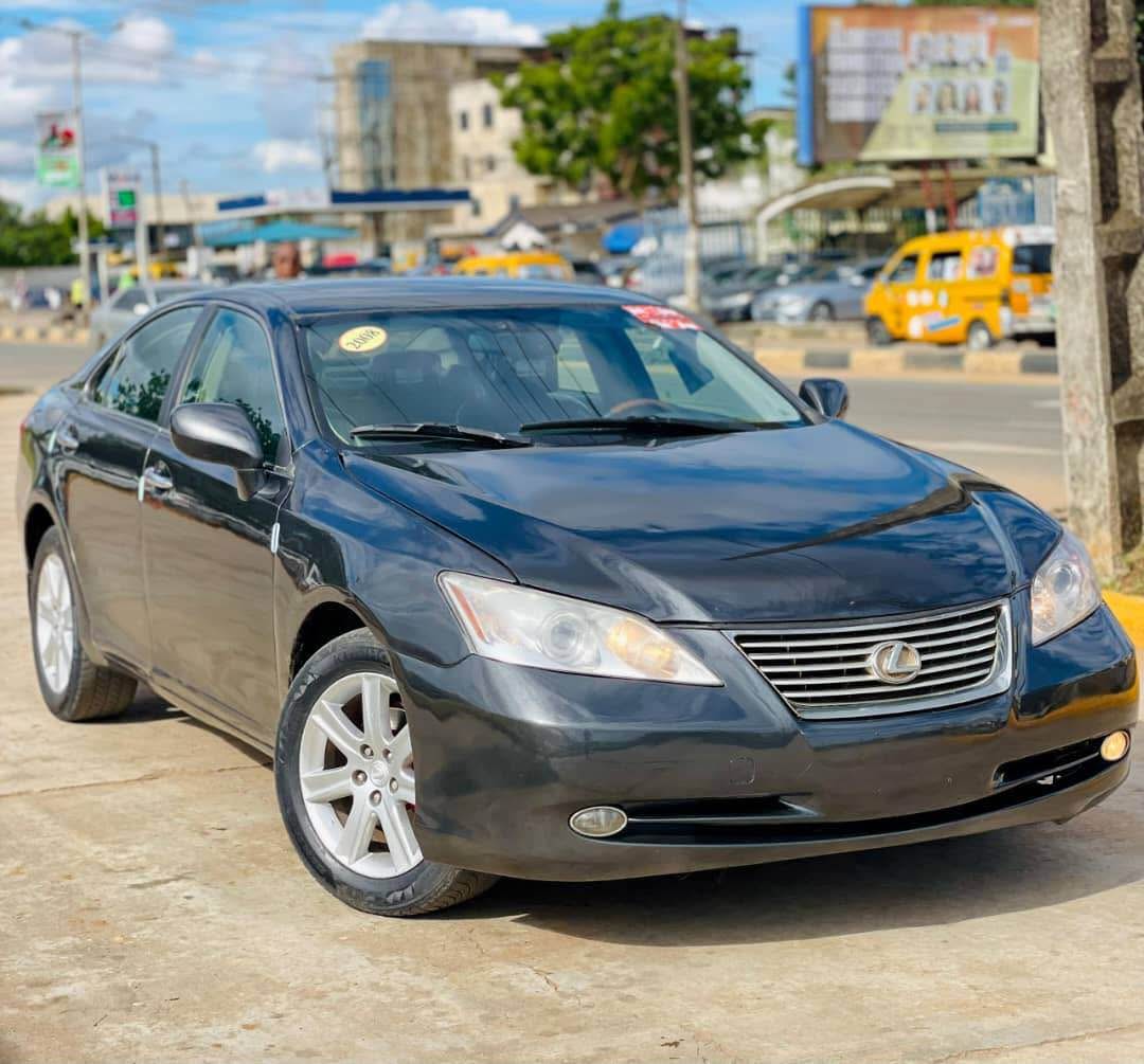 A picture of Lexus es350