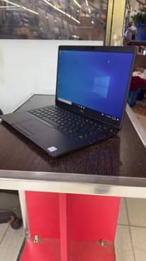 A picture of DELL LATITUDE 5300