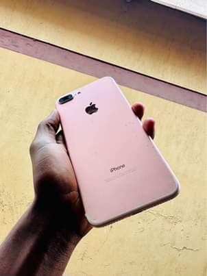 A picture of iPhone 7 Plus 32 Gb at 300k