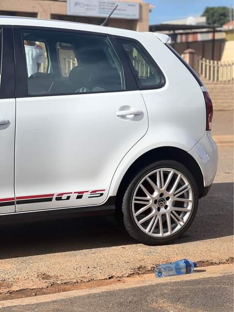 AUTO F.