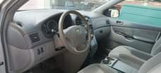 A picture of Sienna 2005 model first body