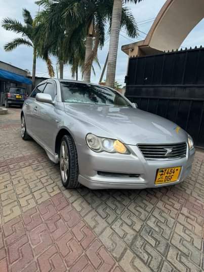 A picture of 2005 Toyota Mark x