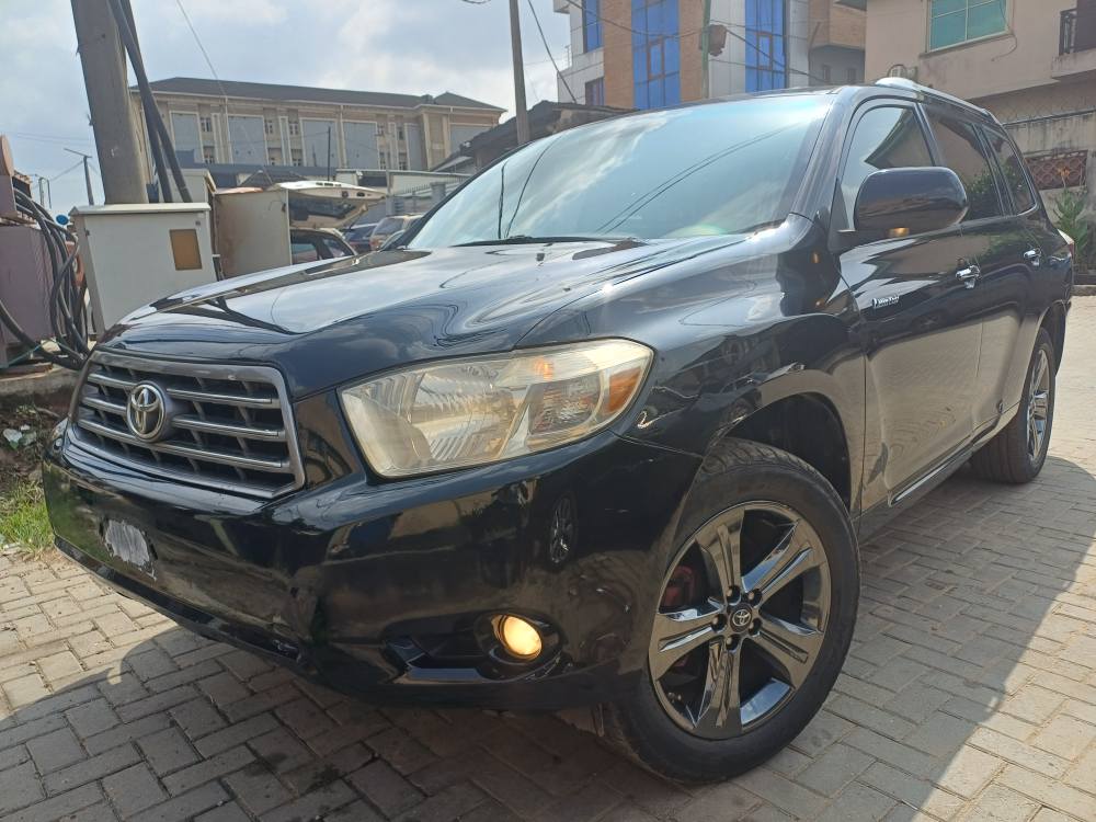 A picture of 2010 Toyota Highlander Limited Edition Accident Free V6 Engine Tokunbo