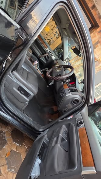 A picture of VW Touareg for Sale