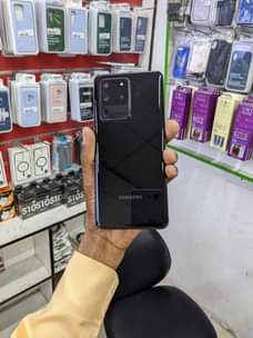 A picture of SAMSUNG GALAXY S20 ULTRA