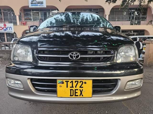 A picture of Price 13 5 ML no 0683800498 Toyota Noah Sr 40