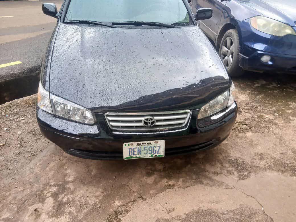 A picture of 2003 Camry big light 2002