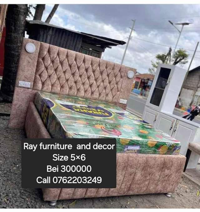 A picture of 0762203249 bed sofa mpya bei ni 180000 malipo ni baada