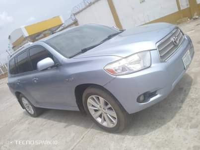 A picture of Highest grade toyota Highlander hybrid
