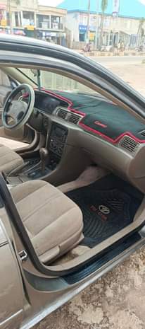 A picture of Toyota Camry 02 LE 08020698400