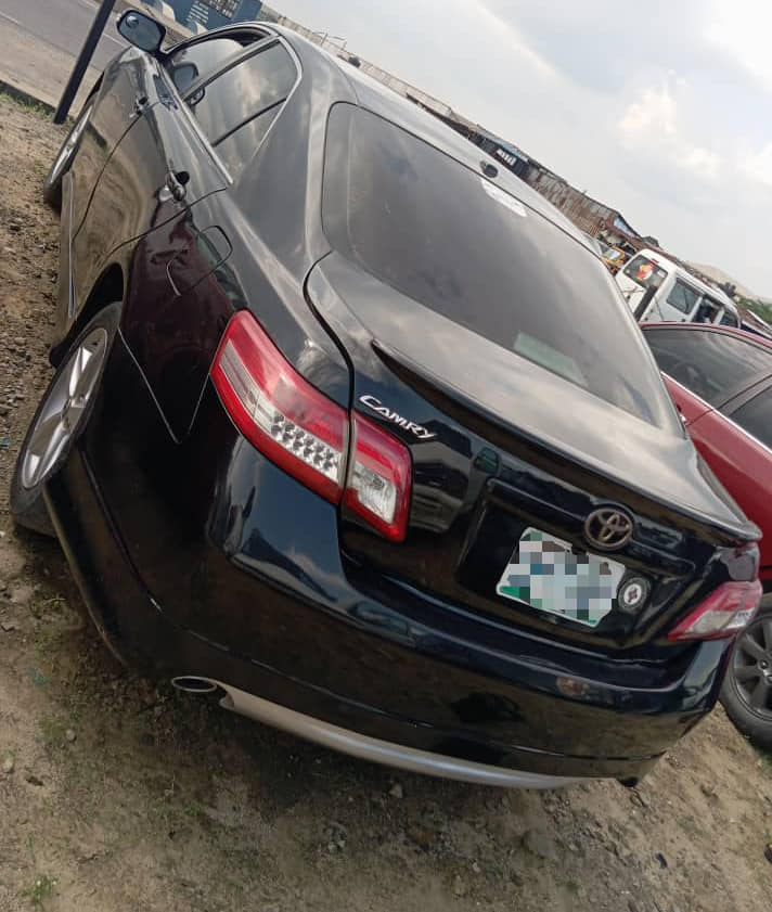 A picture of TOYOTA CAMRY 2009