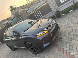 A picture of RX350 2012