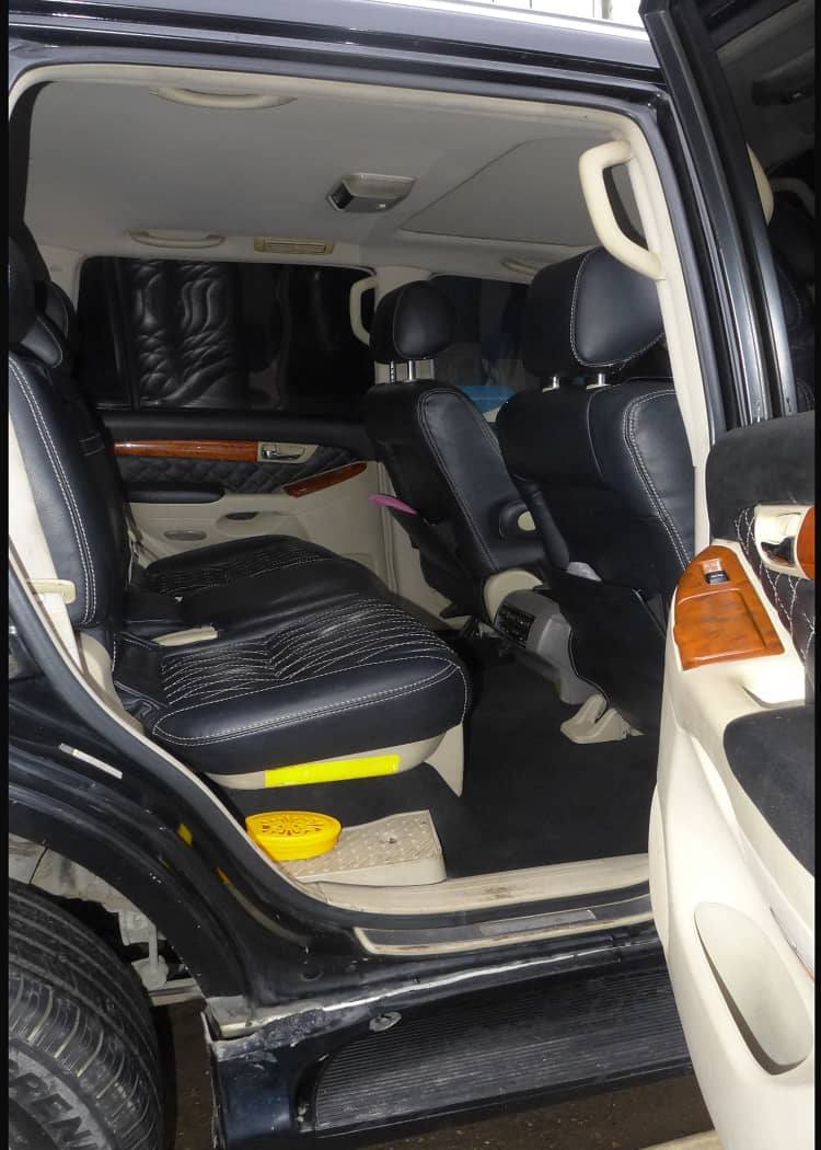 A picture of Toyota Prado gx