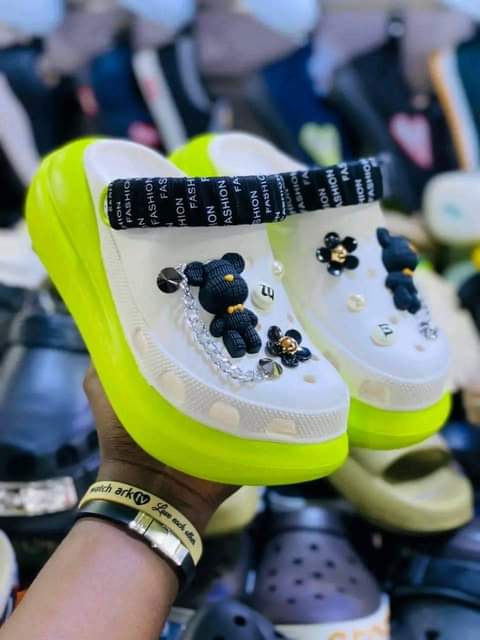 crocs