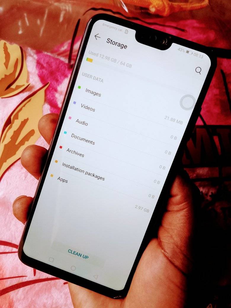 A picture of Huawei honor 8x