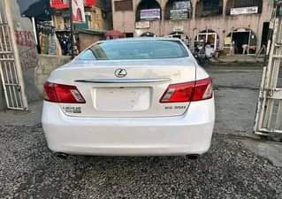 A picture of LEXUS 350