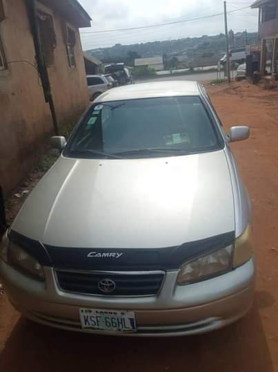 A picture of Toyota Camry drop light 2000