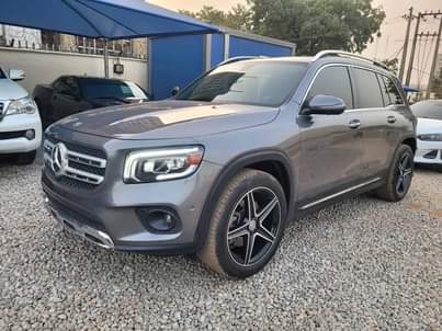 A picture of 2021 Mercedes Benz GLB250 foreign used with duty