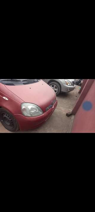 A picture of Toyota yaris 2003 2004 manual 2 95 First body tokunbo