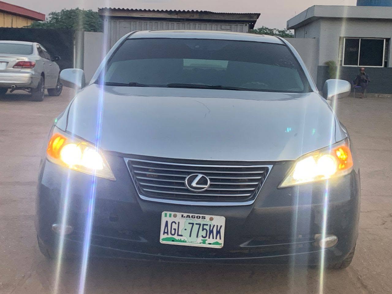 A picture of Lexus ES350 08