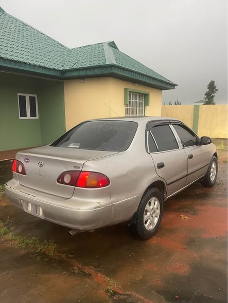 A picture of Toyota Corolla 2002 Model