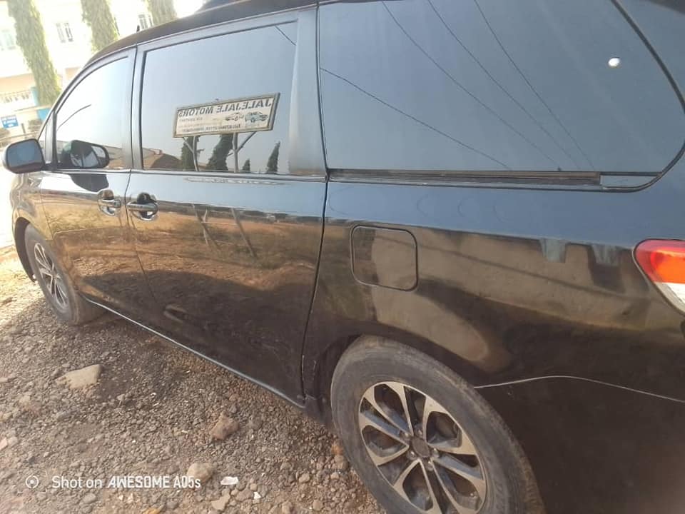 A picture of Few Months used Toyota Sienna 2011 model for sale