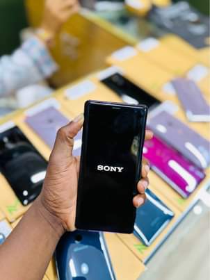 A picture of SONY XZ3 6 64GB BEI 220 000 TSH NAMBA 0654303411