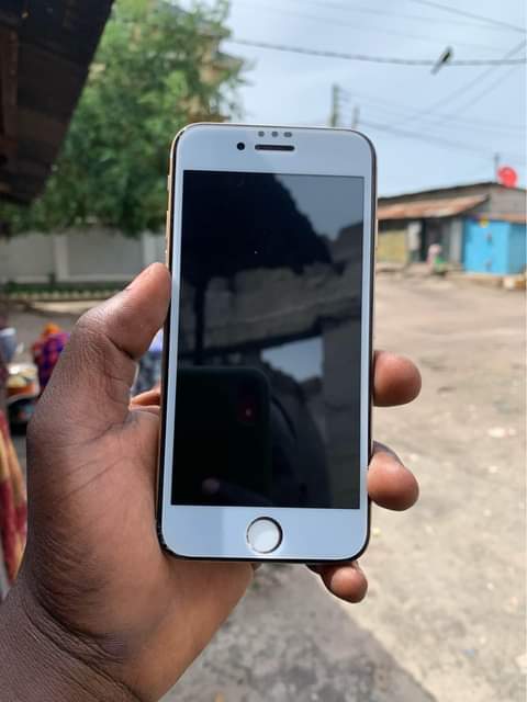 A picture of iPhone 6plain