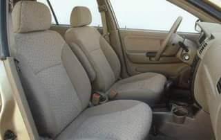 A picture of 2004 kia rio kia rio saloon