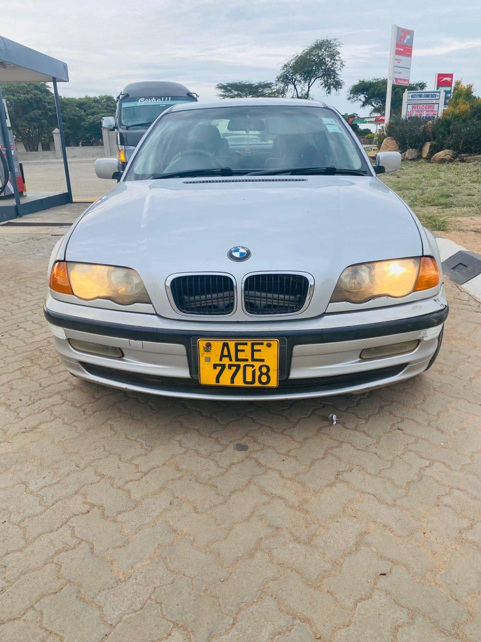 classifieds/cars bmw