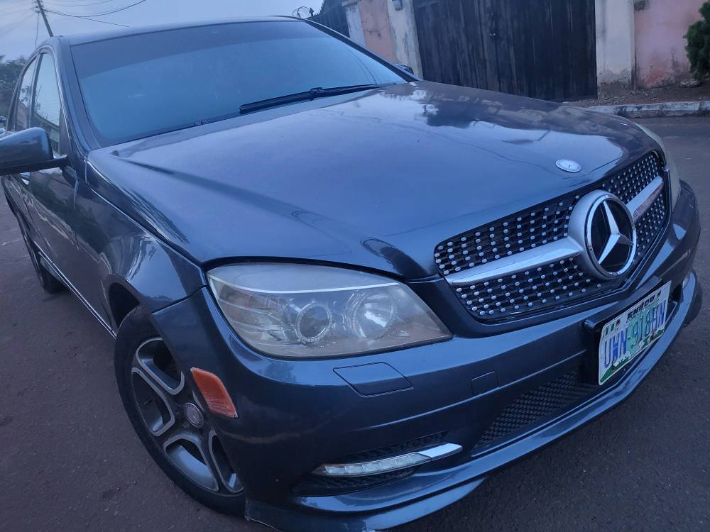 A picture of Mercedes Benz c300