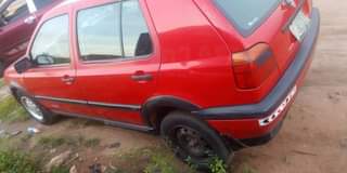 A picture of 2000 Golf 2