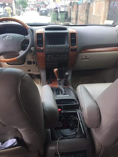 A picture of Lexus GX470 2006 Register