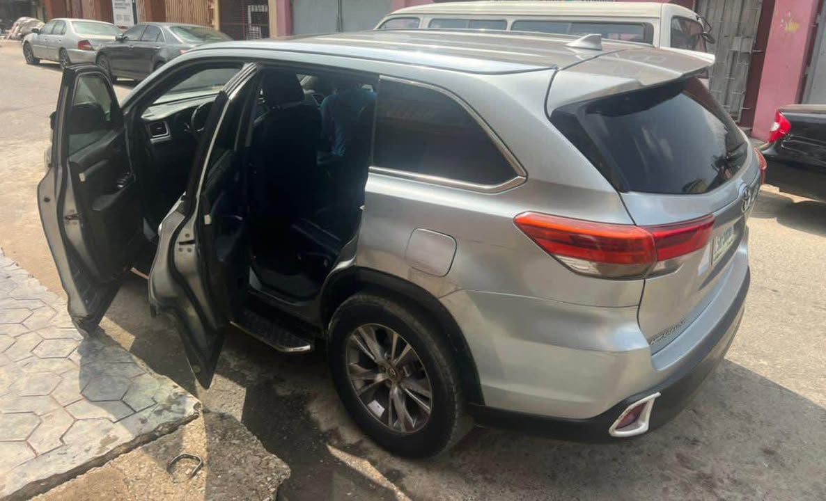 A picture of 2016 Toyota Highlander XLE