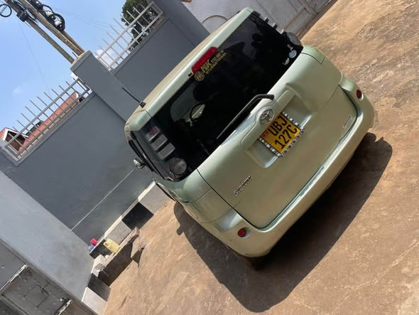 A picture of SIENTA 16m