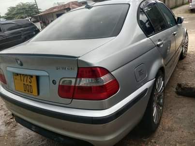 A picture of BMW 3 series old model