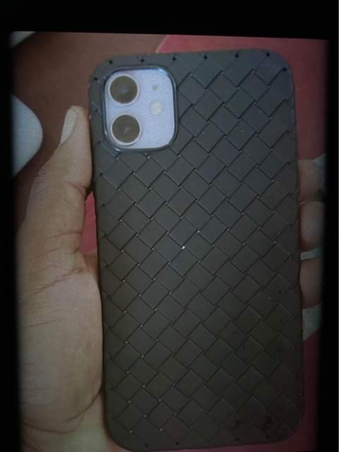 A picture of Iphone 11 gb64 mpya