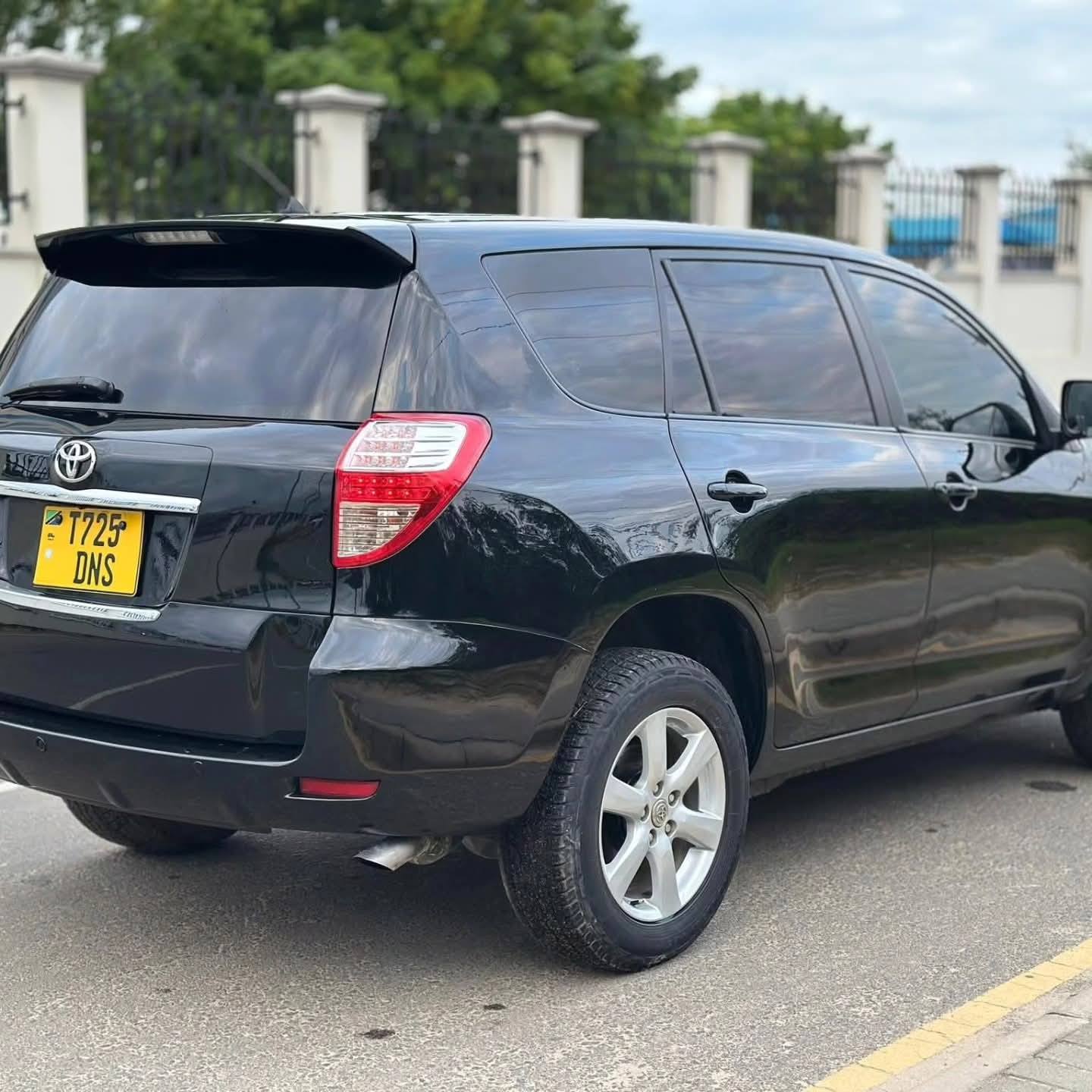 A picture of  Price 22M Toyota Vanguard Cc 2360 Year 2009 Mileage