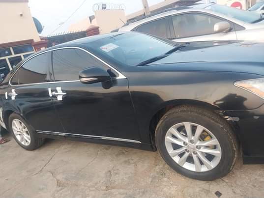 A picture of 3 month used 2011 lexus ES 350 in ilorin