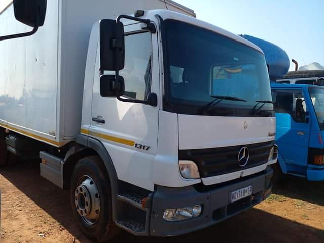 Trucks, T.