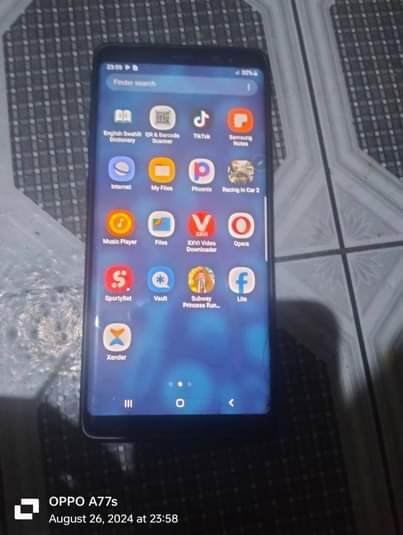 A picture of Samsung note 8