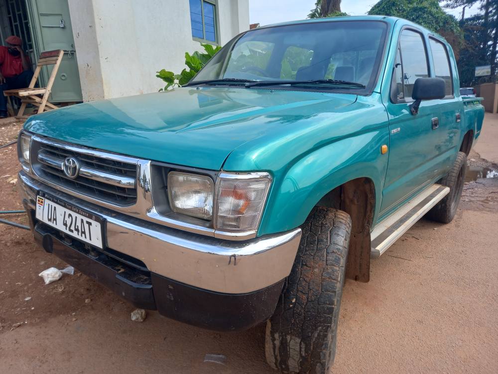 A picture of Hilux double cabin 3.0D