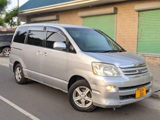 A picture of TOYOTA NOAH NEW SHAPE NAIUZA MIL 8 8 0743435416