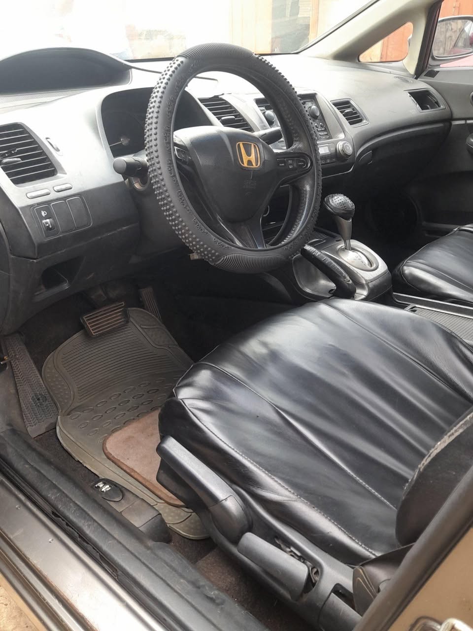 A picture of Honda civic 09
