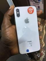 A picture of Original IPhone X 256gb at 750 000 0707135492 slight crack