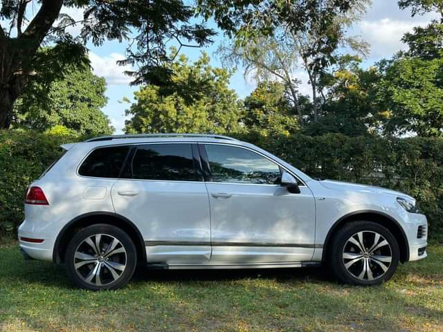 A picture of VOLKSWAGEN TOUAREG 2015