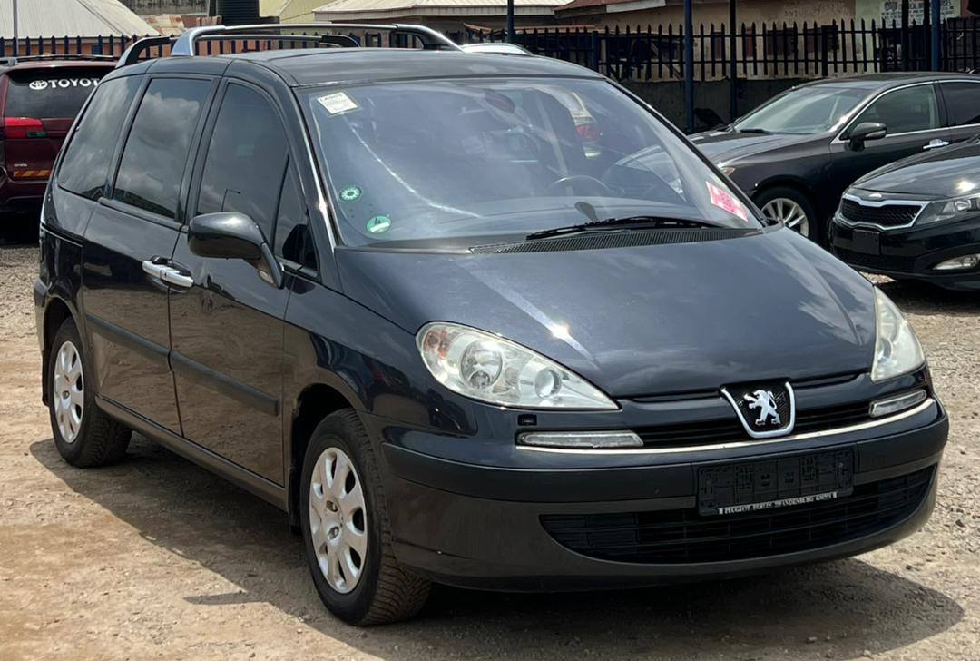 A picture of PEUGEOT 807